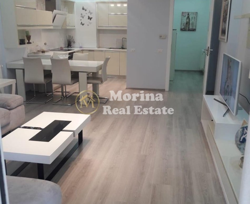 Tirane, jepet me qera apartament 2+1 Kati 6, 120 m² 1000 € (Selvia)