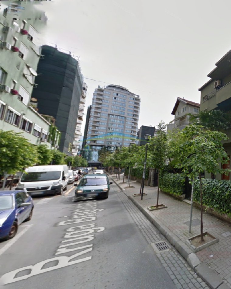 Tirane, jepet me qera zyre Kati 4, 120 m² 1.200 € (Bllok)