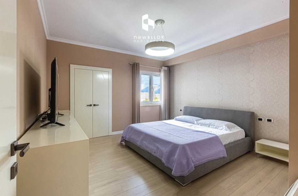 Me Qera: 2+1+Kuzhine Vec 📍në Bllok, Afër Sky Tower dhe Taiwanit ( QENDËR)  360° Pamje Magjepsese e Tiranes || 1,950€/muaj ||