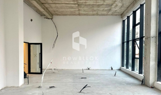 Me Qira: Ambient Biznesi  (151m2)| Buze Rruge - 📍Myslym Shyri , me Fasade Xhami & Pamje nga Rr. Kryesore ( 2950€/muaj Neto ) | K.2  📌 PERSHTATET NE BAZE KLIENTIT**