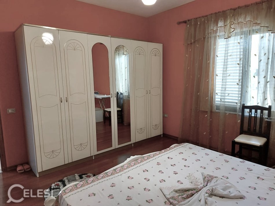 Tirane, jepet me qera apartament 2+1 Kati 1, 95 m² 440 € (Rruga Artan Lenja)