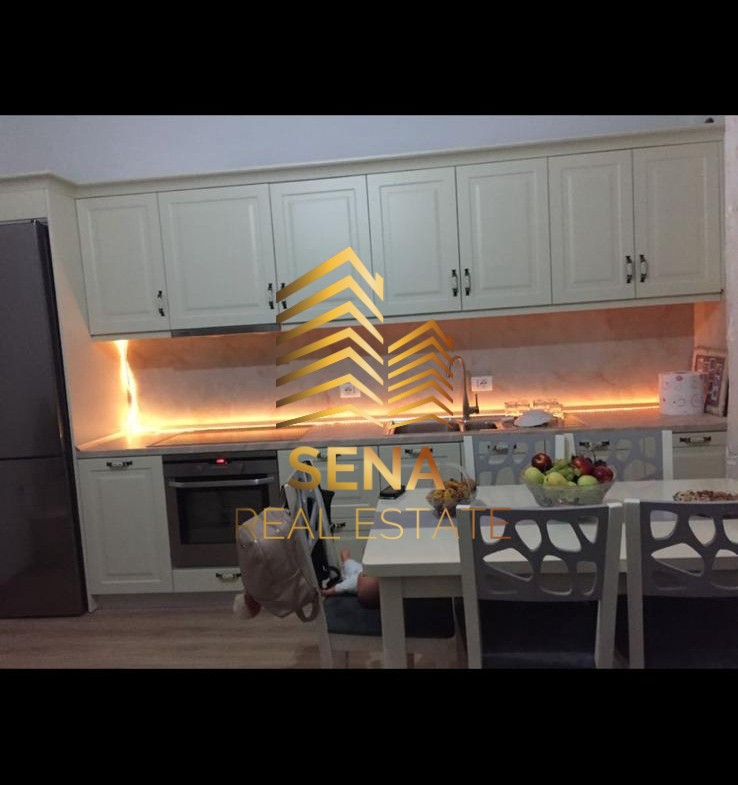 Tirane, jepet me qera shtepi 3+1 Kati 1, 350 m² 600 € (Rruga Pjetër Budi)