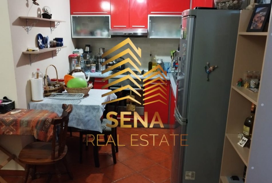 Tirane, jepet me qera apartament 1+1 Kati 5, 60 m² 450 € (Rruga Karl Gega)