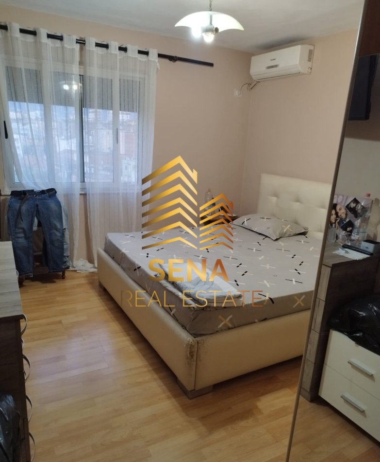 Tirane, jepet me qera apartament 1+1 Kati 5, 60 m² 450 € (Rruga Karl Gega)