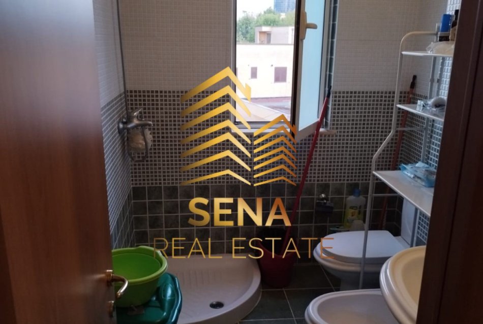 Tirane, jepet me qera apartament 1+1 Kati 5, 60 m² 450 € (Rruga Karl Gega)