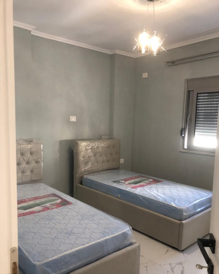 Tirane, jepet me qera apartament 2+1+Ballkon Kati 4, 114 m² 600 € (Don Bosko , prane shkolles vace zela)
