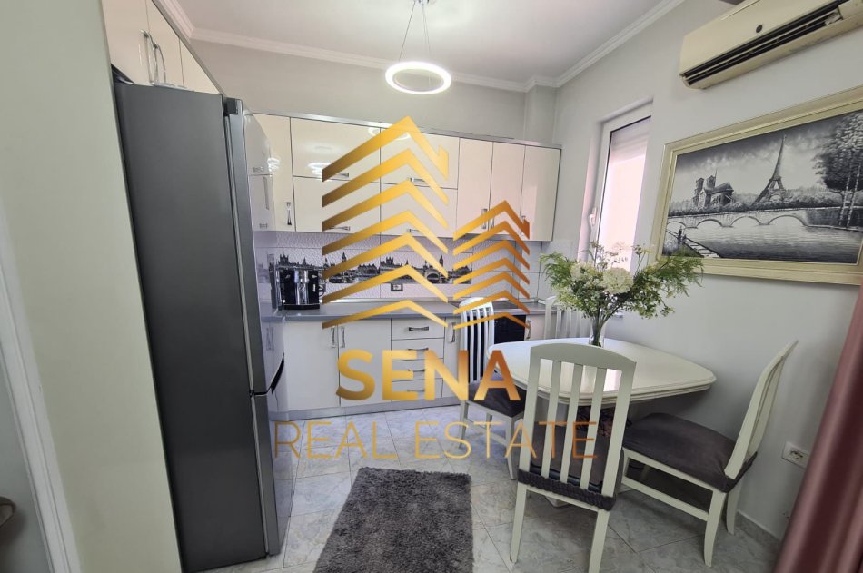 Tirane, jepet me qera apartament 2+1 Kati 2, 112 m² 500 € (Rruga Qemal Stafa)