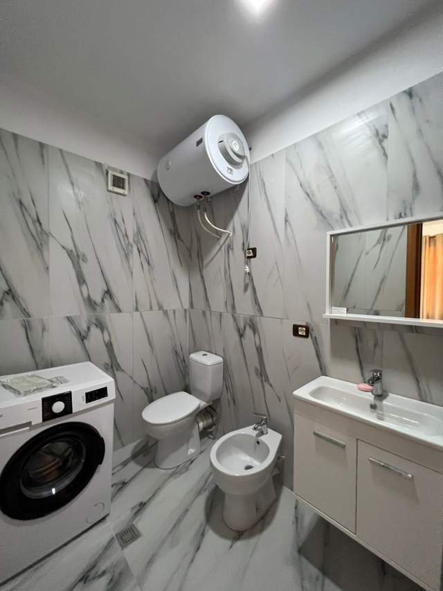 Tirane, jepet me qera apartament Kati 7, 65 m² 465 Euro (RRUGA E KAVAJES)