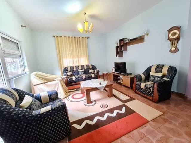 Korce, shitet shtepi 2 Katshe Kati 2, 390 m² 210.000 Euro