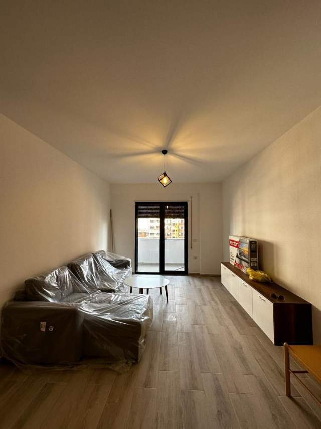 Tirane, shitet apartament Kati 7, 66 m² 115.000 Euro (Oasis Rezidence)
