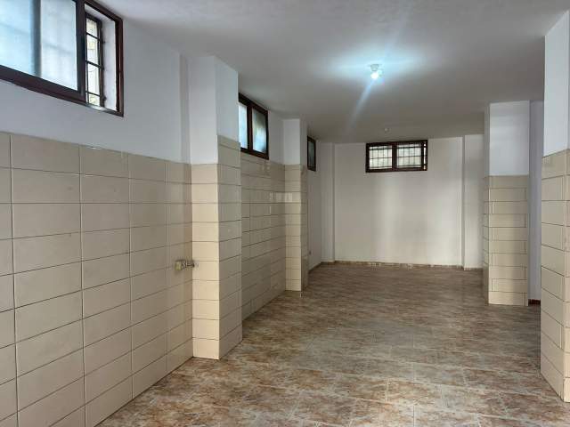 Tirane, shitet ambient biznesi Kati 0, 92 m² 138.000 Euro (Rruga Mihal Grameno)