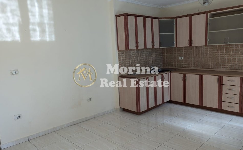 Tirane, shitet apartament 1+1 Kati 1, 56 m² 129.000 € (Rruga Mihal Grameno/Shkolles se Baletit)