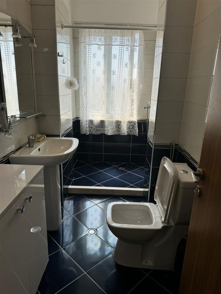 Tirane, shitet apartament 1+1 Kati 2, 72 m² 86.000 € (Fresk)