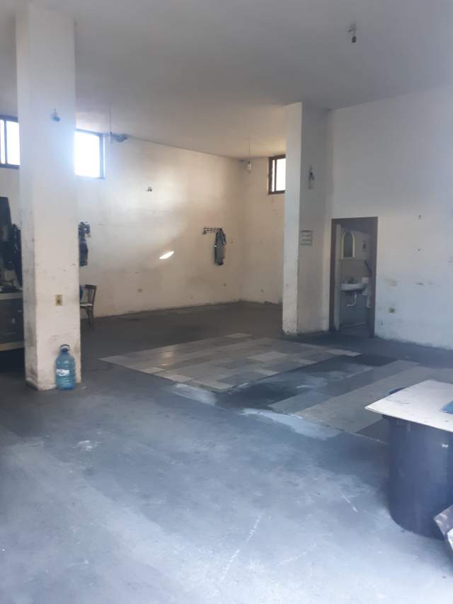 Tirane, jepet me qera ambjent biznesi Kati 0, 80 m² 500 Euro (ANDON FRASHERI)