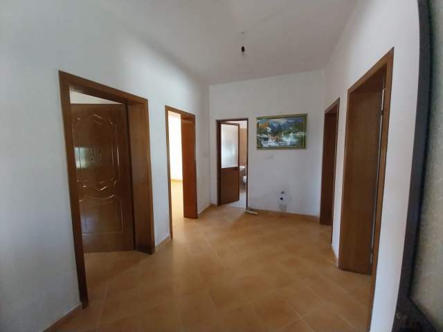 Tirane, jepet me qera Vile 3+1+BLK Kati 1, 360 m² 800 Euro (osman resuli)