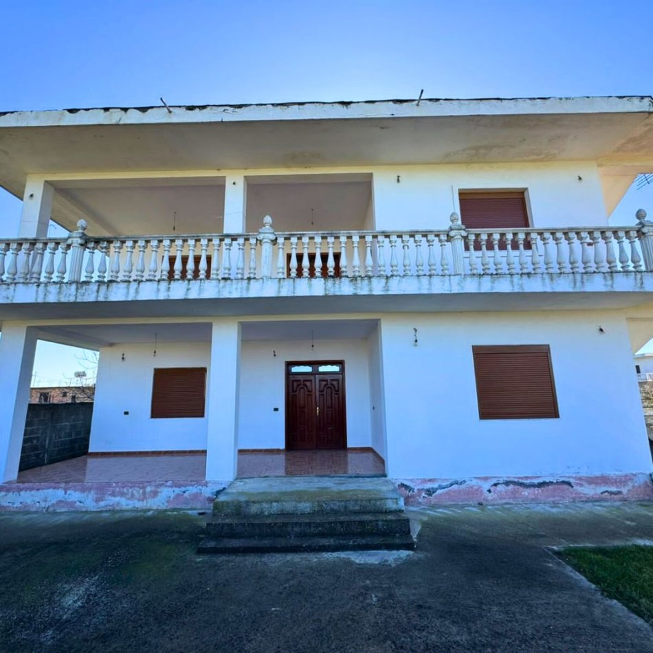 Kavaje, shitet shtepi 4+1+Aneks+Ballkon Kati 2, 950 m² 139.000 € (Zona afer ish Prokurorise, Kavaje,)