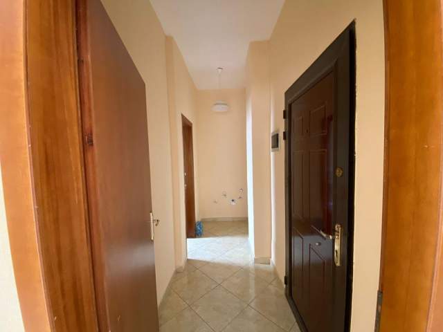 Tirane, shitet apartament 1+1+A+BLK Kati 4, 68 m² 54.000 Euro/m2 (Rruga Kongresi Manastirit)
