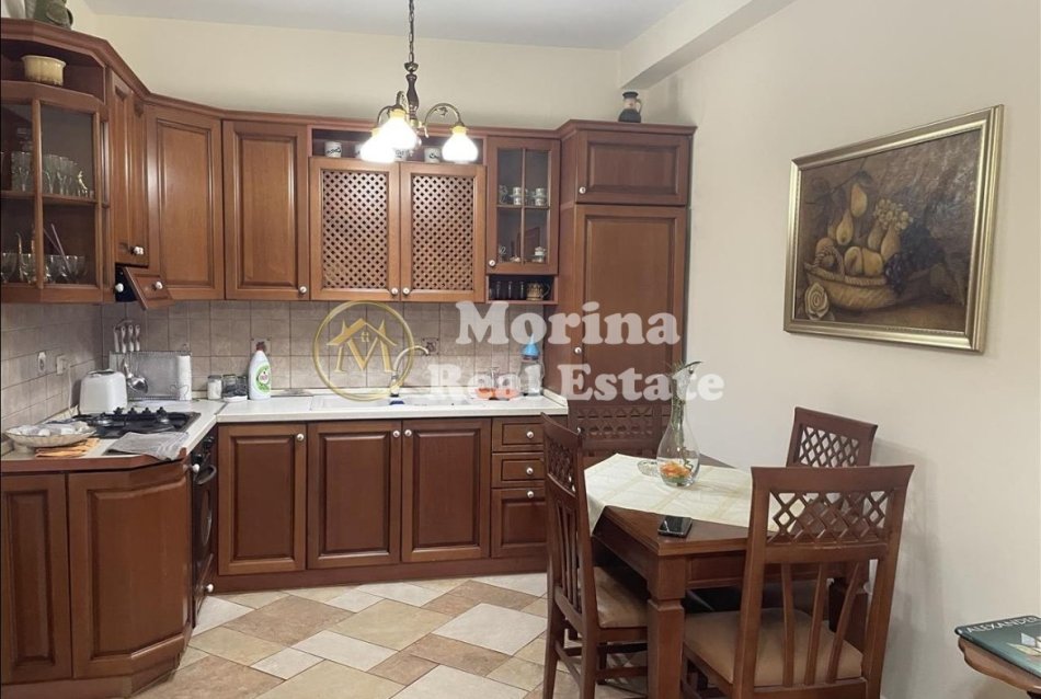 Tirane, jepet me qera apartament 2+1 Kati 6, 100 m² 680 € (Stacion Treni/Shkolla Harry Fultz)
