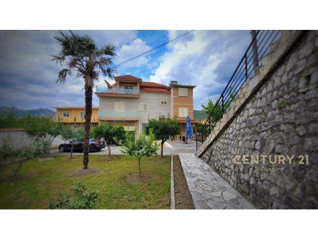 JEPET ME QERA VILE 3 KATSHE NE ELBASAN, 585 m² 1.500 Euro