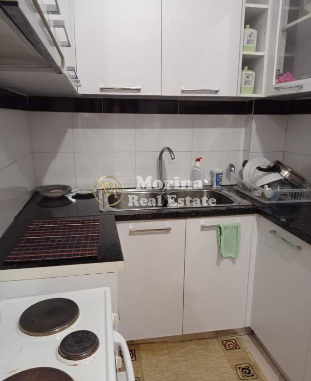 Tirane, jepet me qera shtepi 1+1 Kati 1, 55 m² 300 € (Porcelan)