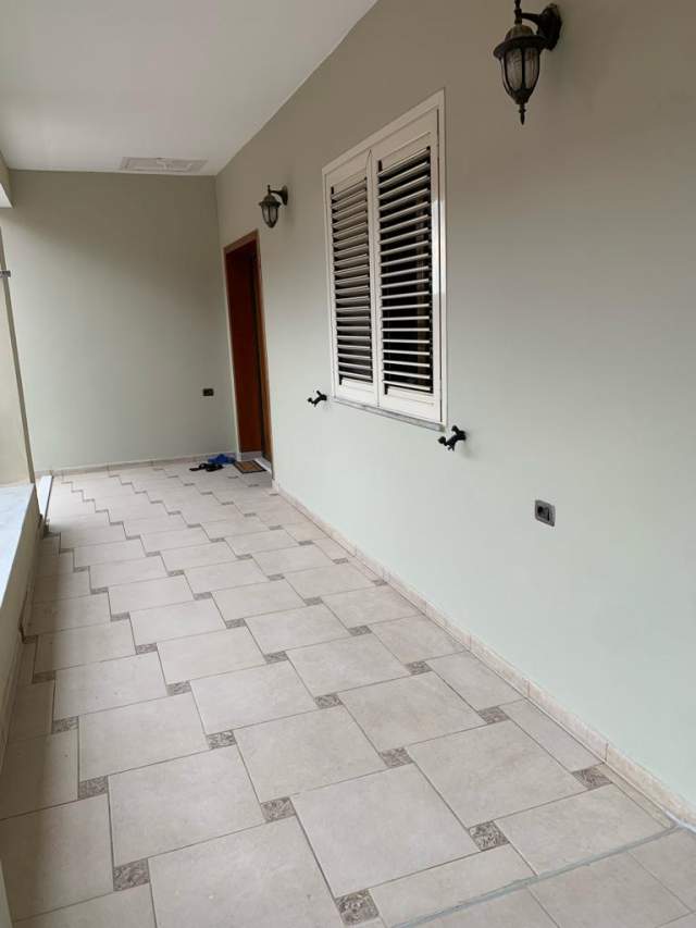 Tirane, jap me qera 1+1 Kati 2, 70 m² 40.000 Leke (Kristaq Capo)
