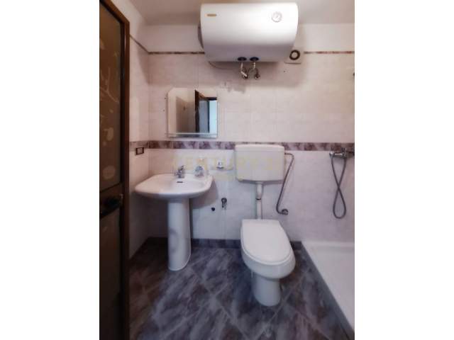 Tirane, jepet me qera apartament 2+1+A+BLK Kati 4, 90 m² 400 Euro (RR NAIM FRASHERI)