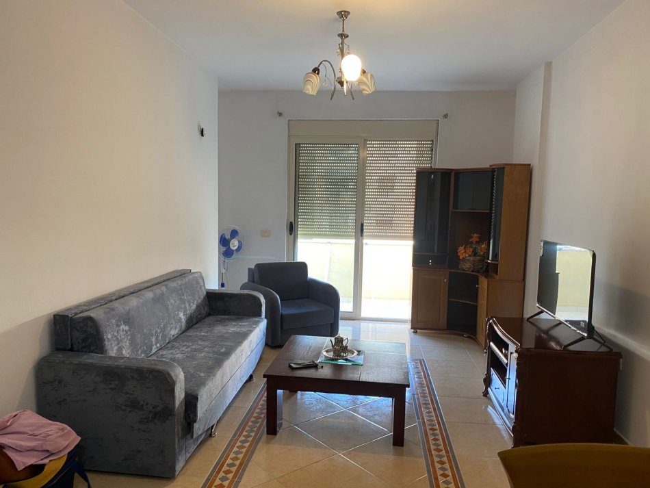Tirane, jepet me qera apartament 2+1+Ballkon Kati 6, 112 m² 500 € (ek Unaza re (Zona e Astirit)afer Hotel Marinaj Tirane.)