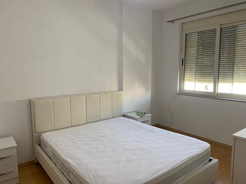 Tirane, jepet me qera 2+1+Ballkon Kati 7, 107 m² 500 € (Ne rrugen Teodor Keko tek Unaza re Tirane.)