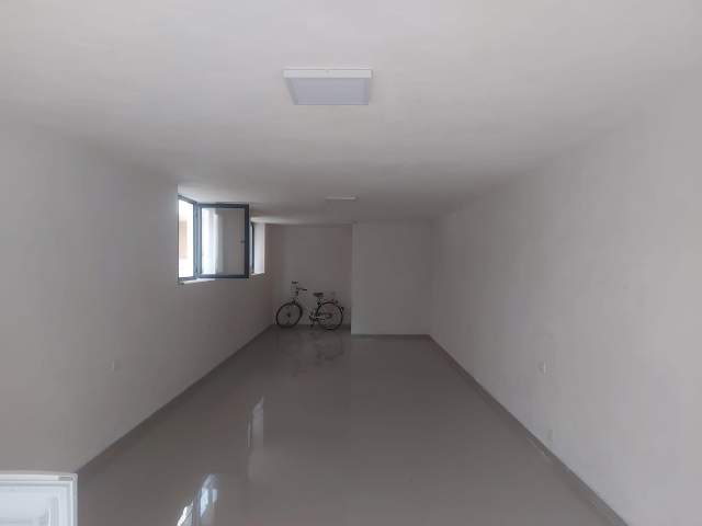 Tirane, jap me qera ambjent biznesi Kati 0, 71 m²  (George Bush)