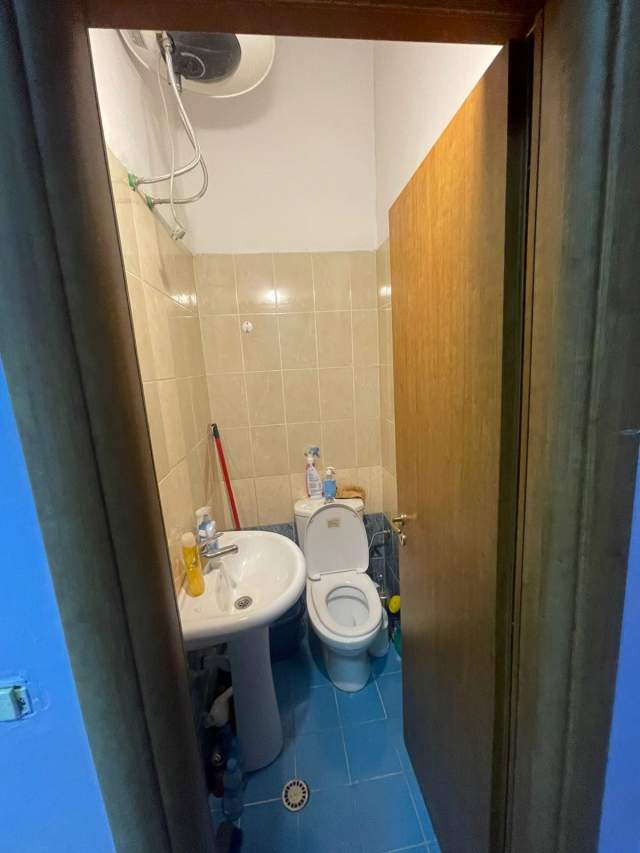 Tirane, shitet ambjent biznesi Kati 0, 20 m² 40.000 Euro (KRISTAL CENTER)