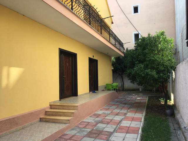 Tirane, shitet shtepi 2 Katshe Kati 2, 280 m² 225.000 Euro (Rruga Njazi Meka Tirane)