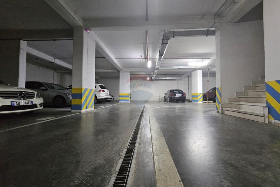 Tirane, jepet me qera apartament 2+1 Kati 2, 84 m² 800 € (Pazari ri)