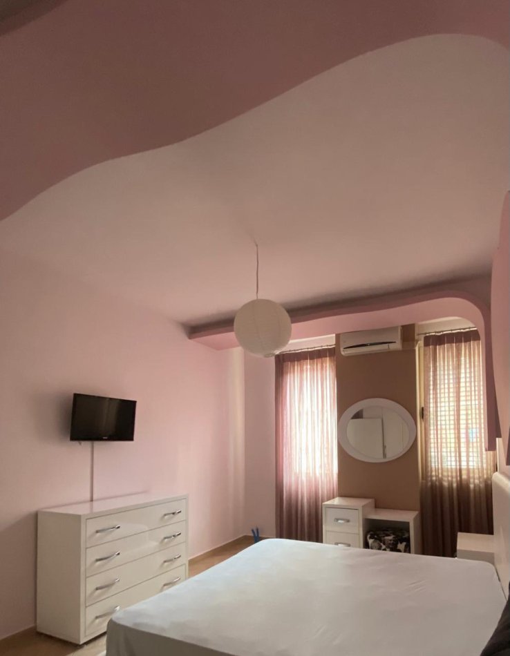 Tirane, jap me qera apartament 1+1+Ballkon Kati 5, 60 m² 500 € (Astir)