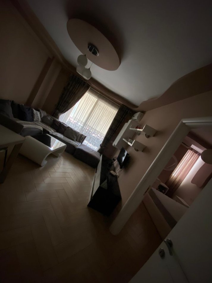 Tirane, jap me qera apartament 1+1+Ballkon Kati 5, 60 m² 500 € (Astir)