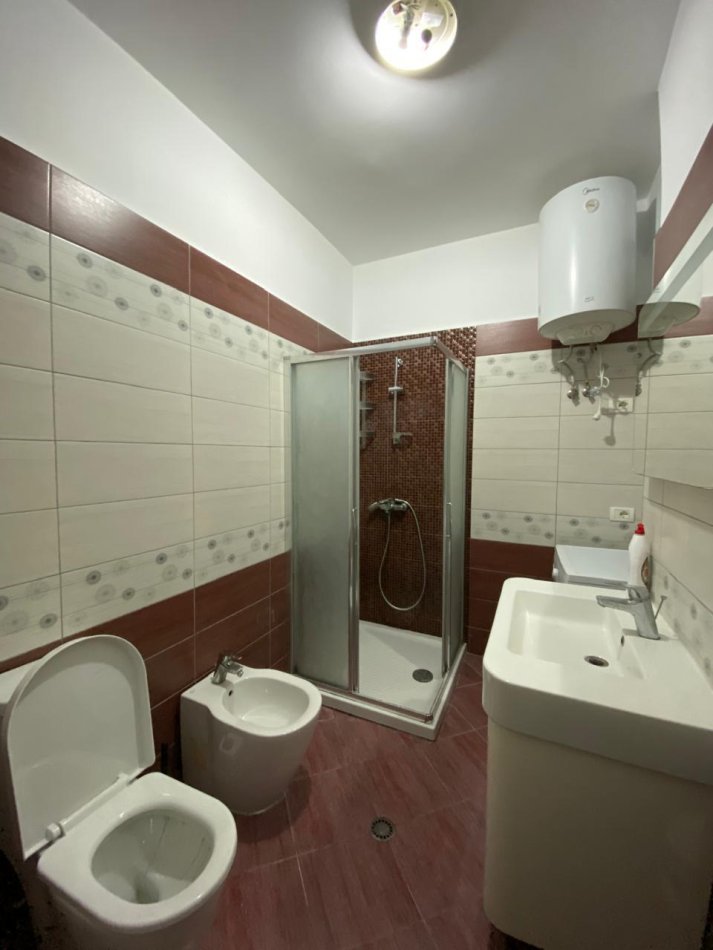 Tirane, jap me qera apartament 1+1+Ballkon Kati 5, 60 m² 500 € (Astir)