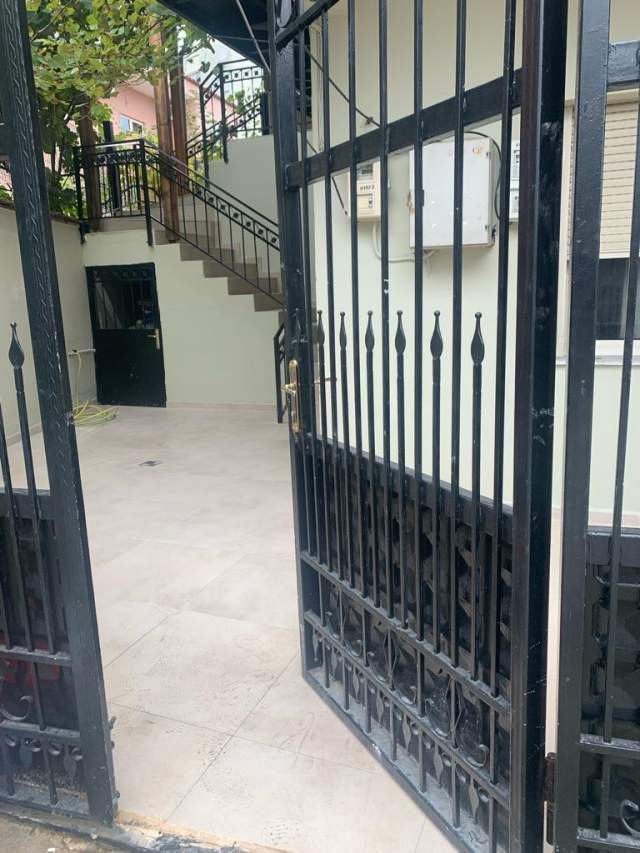 Tirane, jepet me qera apartament 1+1 Kati 2, 65 m² 38.000 Leke (Kristaq Capo)