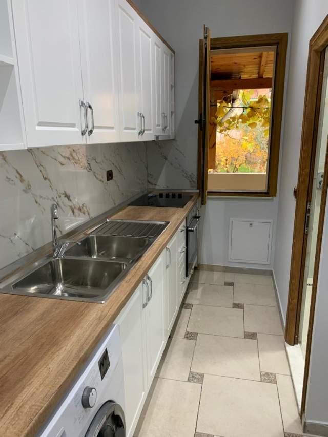 Tirane, jepet me qera apartament 1+1 Kati 2, 65 m² 38.000 Leke (Kristaq Capo)