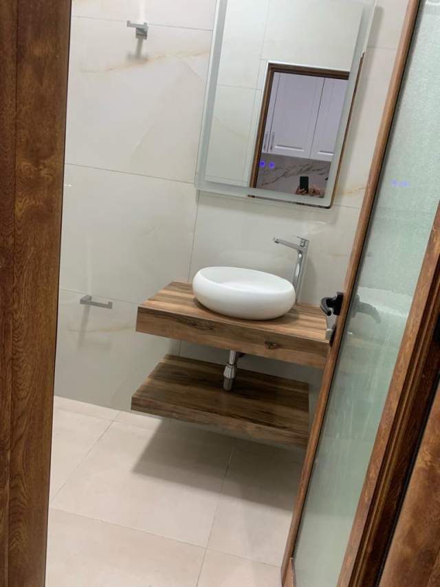 Tirane, jepet me qera apartament 1+1 Kati 2, 65 m² 38.000 Leke (Kristaq Capo)