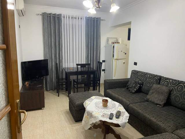 Tirane, jepet me qera apartament 2+1+Ballkon Kati 5, 75 m² 500 € (Rr Durresit)