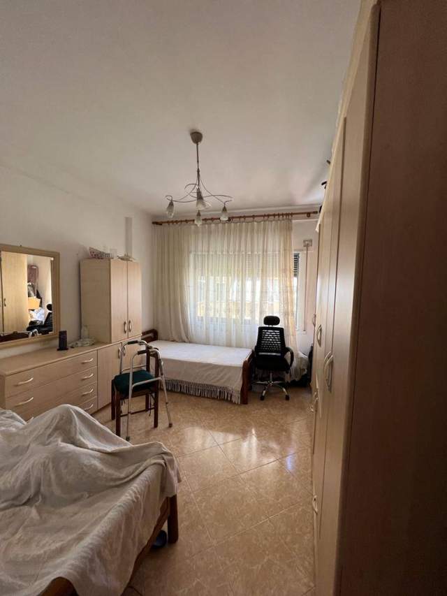 Tirane, shes apartament 2+1+BLK Kati 4, 110 m² 182.000 Euro (Komuna e parisit,)