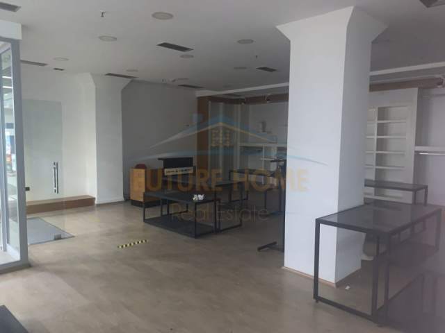 Durres, jepet me qera ambjent biznesi Kati 2, 156 m² 1.000 Euro (egnatia)