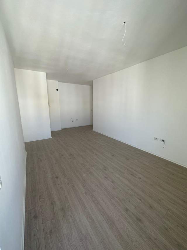 Tirane, shitet apartament Kati 7, 99 m² 120 000Euro (Tre Deshmoret) YZBERISHT