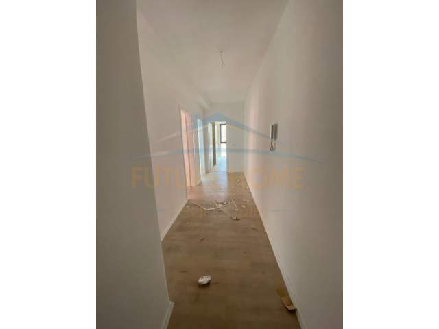 Tirane, shitet apartament Kati 5, 1.008 m² 136.080 Euro (Rruga Nexho Konomi)