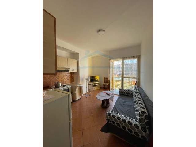 Durres, jepet me qera apartament Kati 4, 53 m² 250 Euro (Rruga Taulantia)