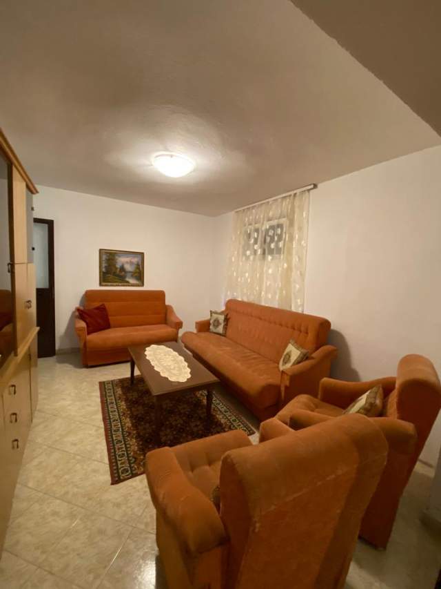 Tirane, jepet me qera apartament Kati 0, 96 m² 400 Euro (Rruga e Durresit)