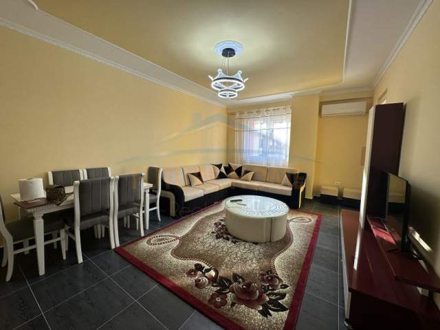 Tirane, jepet me qera apartament Kati 4, 139 m² 600 Euro (RRUGA 3 DESHMORET)