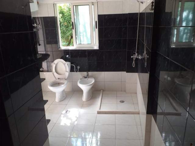 Tirane, shitet shtepi 2+1+BLK Kati 1, 200 m² 7.500.000 Leke (Yzberisht)