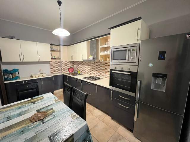 Tirane, jepet me qera apartament 3+1+BLK Kati 2, 113 m² 350 Euro (Casa Italia)