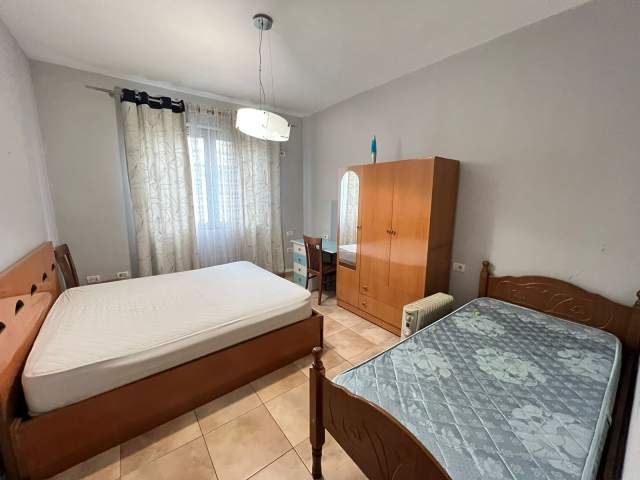 Tirane, jepet me qera apartament 3+1+BLK Kati 2, 113 m² 350 Euro (Casa Italia)