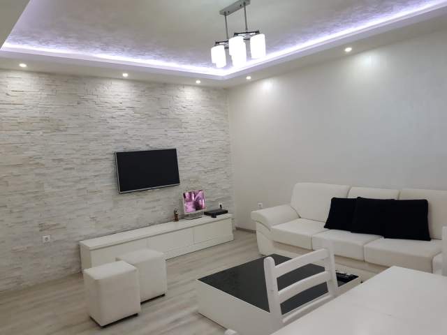 Tirane, jepet me qera apartament 1+1 Kati 4, 67 m² 450 Euro (Don Bosko)